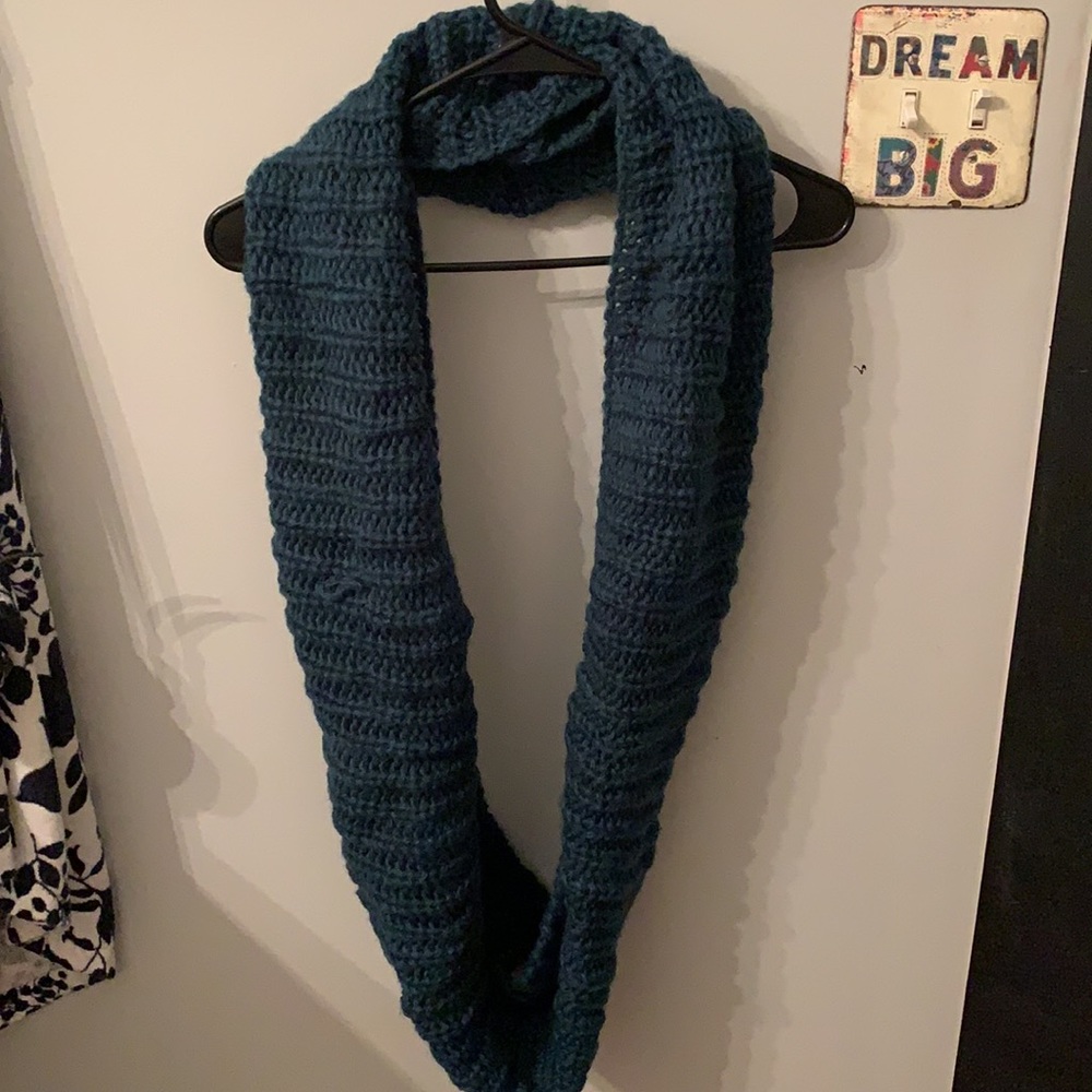 Infinity Scarf - Picture 2 of 3